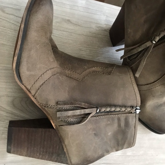 Aldo Grey Leather Fastrost Ankle Boots 7.5 - Picture 2 of 6